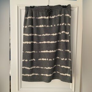 Super-comfy plus-sized jersey skirt